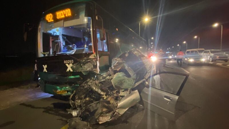 תאונת דרכים אוטובוס ורכב