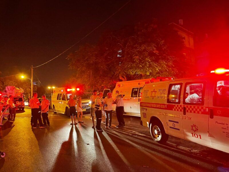 גבר בן 30 נפגע קשה בשריפה בבאר יעקב, 4 נפגעו קל משאיפת עשן